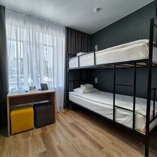 Гостиница Амакс Сафар-отель Казань Стандарт улучшенный АМАКС 4-местный (2 двухъярусные кровати)-2