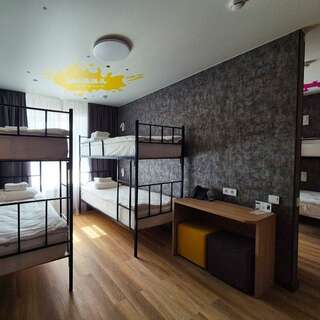 Гостиница Амакс Сафар-отель Казань Стандарт улучшенный АМАКС 8-местный (4 двухъярусные кровати)-2